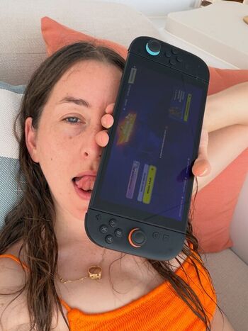 Full leaked Haim sisters private photo