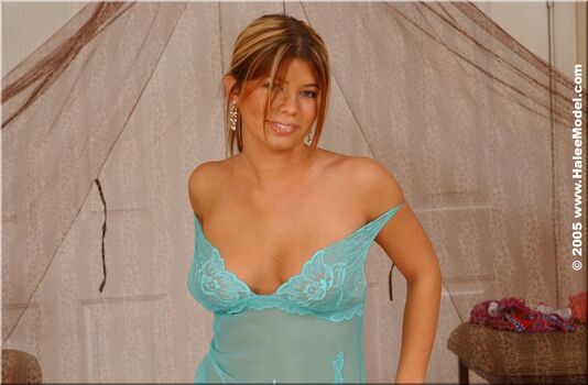 Full leaked Halee model page private photo