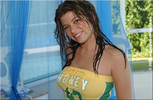 Full leaked Halee model page private photo