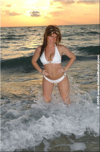 Full leaked Halee model page private photo