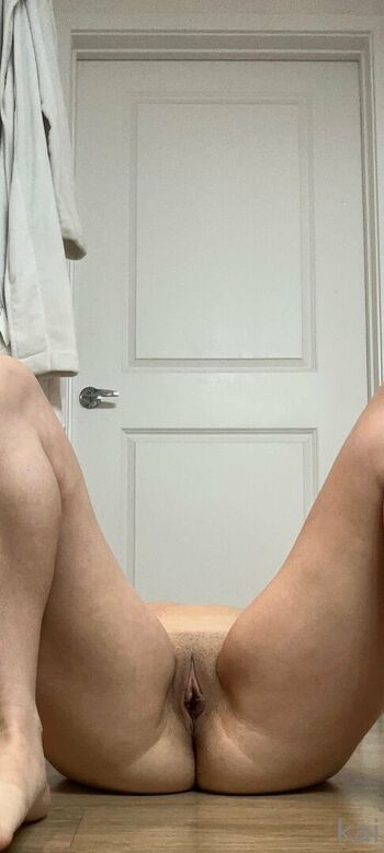 Full leaked Hales private photo