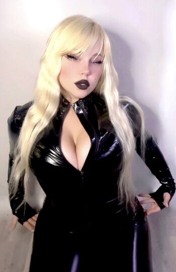 Full leaked Halfdeadhottie private photo