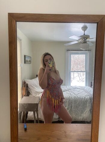 Full leaked Halieababy private photo