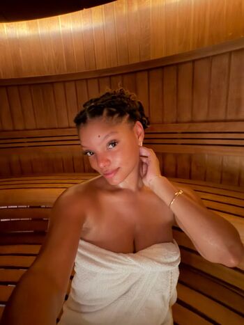 Full leaked Halle bailey private photo