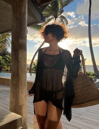 Full leaked Halle berry private photo