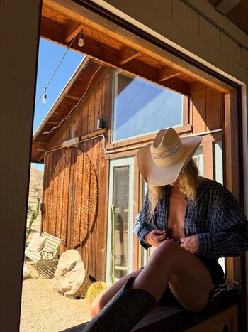 Full leaked Halle cooley page private photo