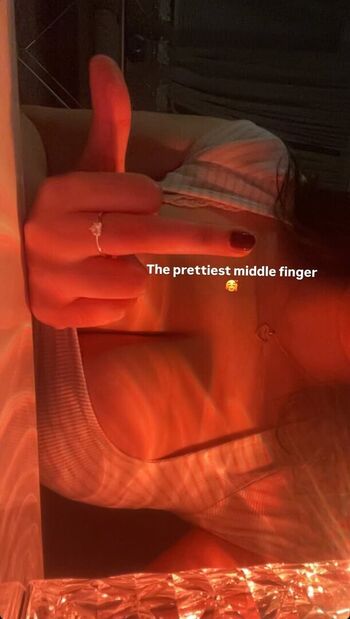 Full leaked Halola private photo