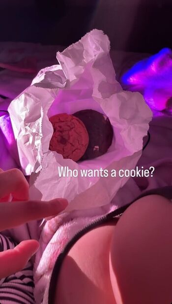 Full leaked Halola private photo