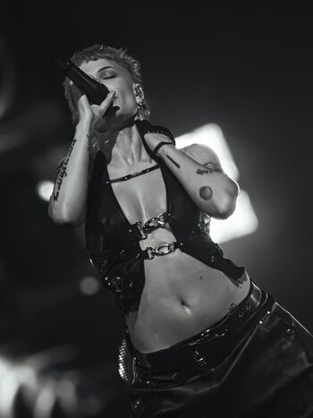 Full leaked Halsey page private photo