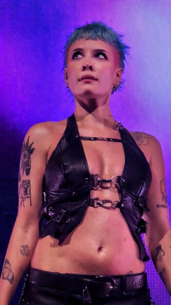 Full leaked Halsey page private photo
