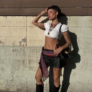 Full leaked Halsey private photo