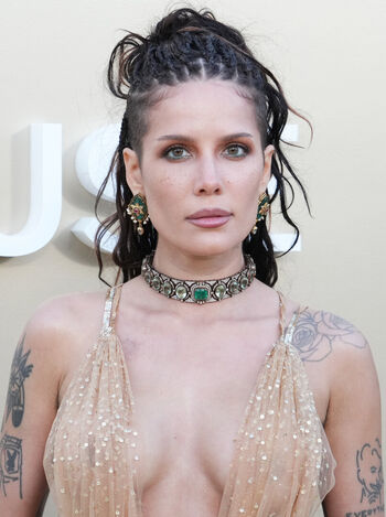 Full leaked Halsey page private photo