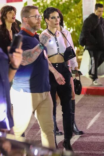 Full leaked Halsey private photo