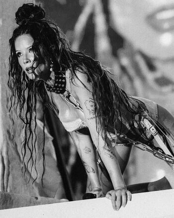 Full leaked Halsey private photo
