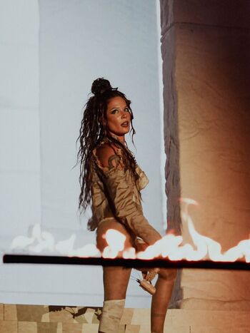 Full leaked Halsey private photo