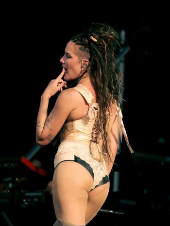 Full leaked Halsey private photo