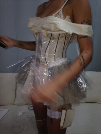 Full leaked Halsey private photo