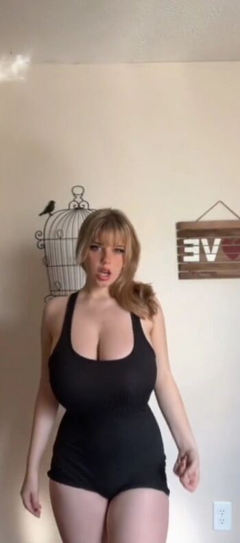Full leaked Halz private photo