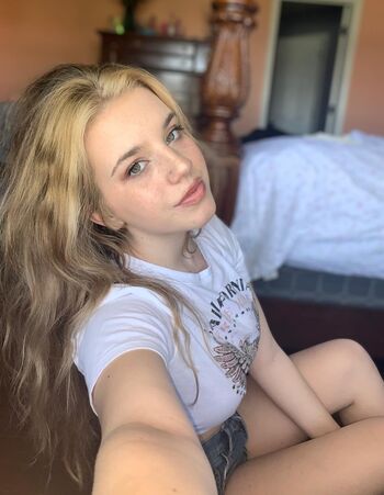 Full leaked Halz private photo