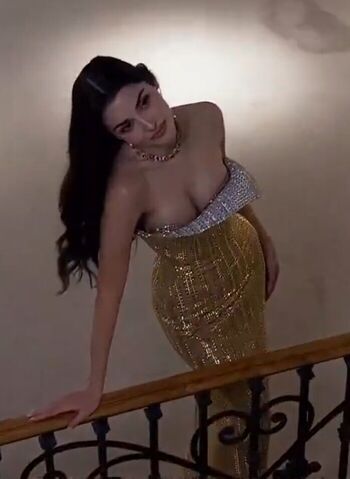 Full leaked Hande ercel page private photo