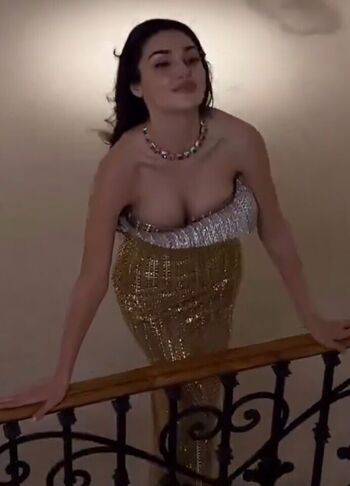Full leaked Hande ercel private photo