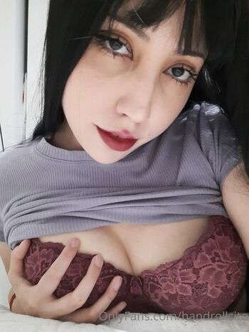 Full leaked Handrollcito page private photo