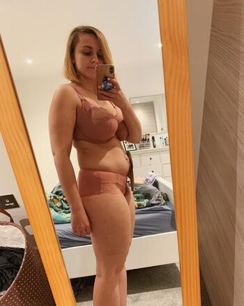 Full leaked Hannah witton private photo