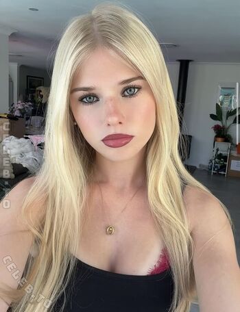Full leaked Hannahanderrson private photo