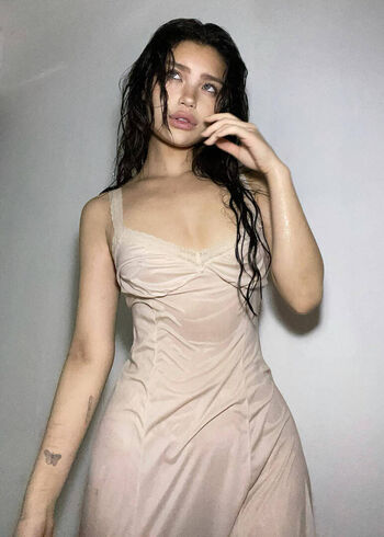 Full leaked Hannahkim private photo