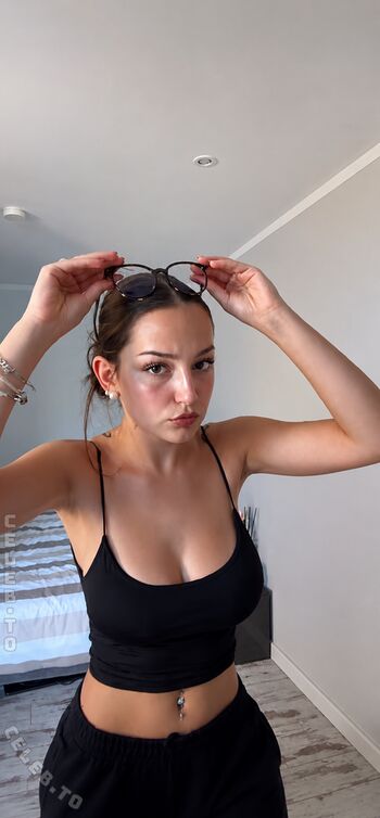 Full leaked Hannahluisienne private photo