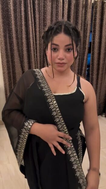 Full leaked Hanswahini page private photo