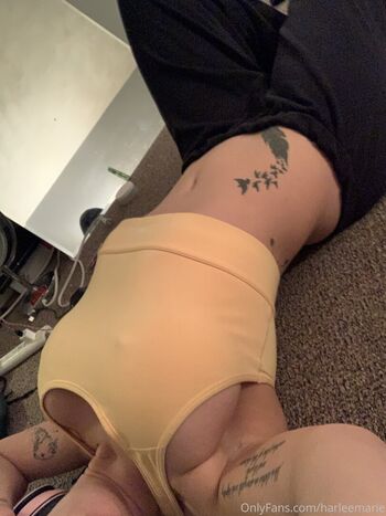 Full leaked Harleemarie page private photo