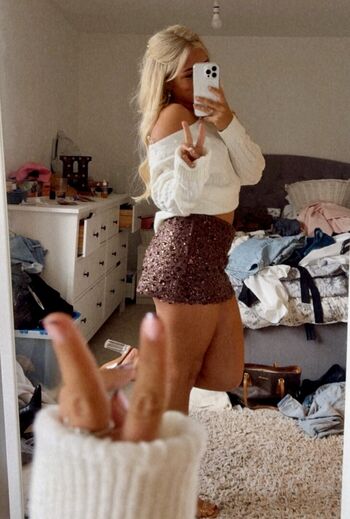 Full leaked Harriet cowan private photo