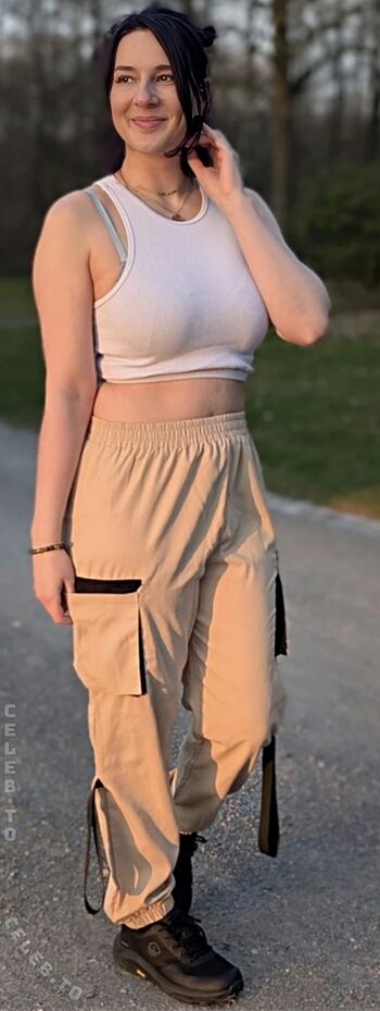 Full leaked Haselnuuuss private photo