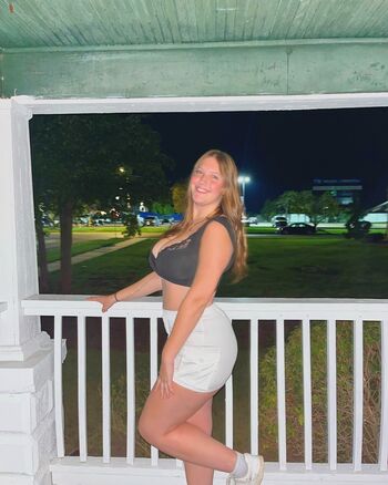 Full leaked Hayley page private photo