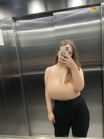 Full leaked Hazievay page private photo