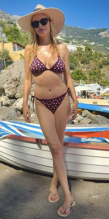 Full leaked Heather graham private photo