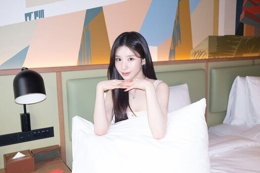 Full leaked Heejin private photo