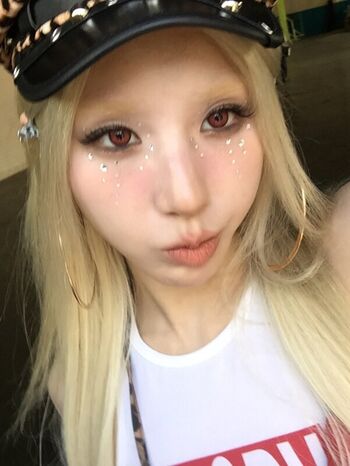 Full leaked Heejin page private photo