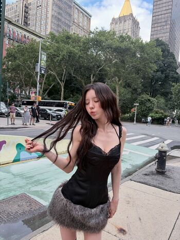Full leaked Heejin page private photo