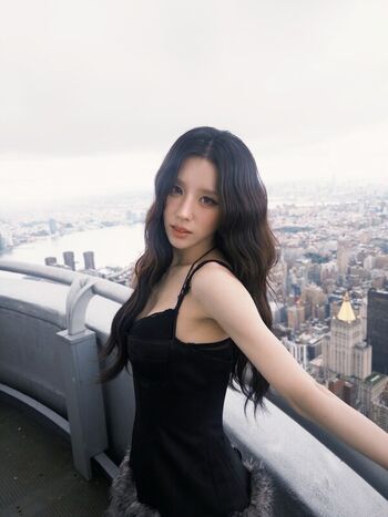 Full leaked Heejin private photo