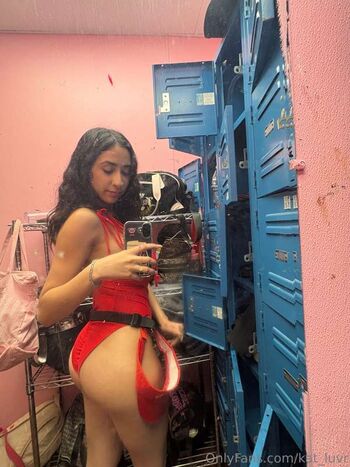 Full leaked Heily private photo