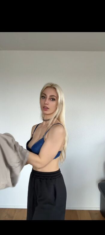 Full leaked Helena king private photo