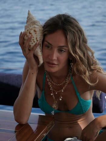 Full leaked Helena prestes page private photo