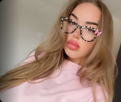 Full leaked Helenaeliart private photo