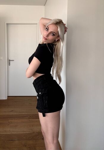 Full leaked Helenakingsoul private photo