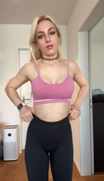 Full leaked Helenakingsoul private photo