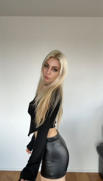 Full leaked Helenakingsoul private photo