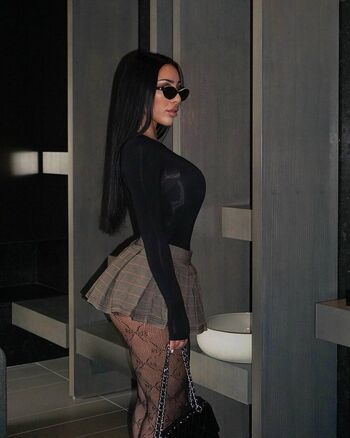 Full leaked Helinkenzi private photo