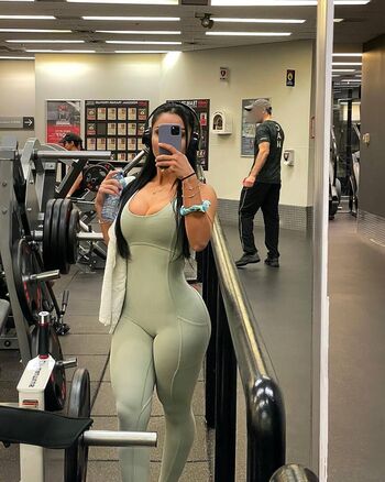 Full leaked Helinkenzi private photo